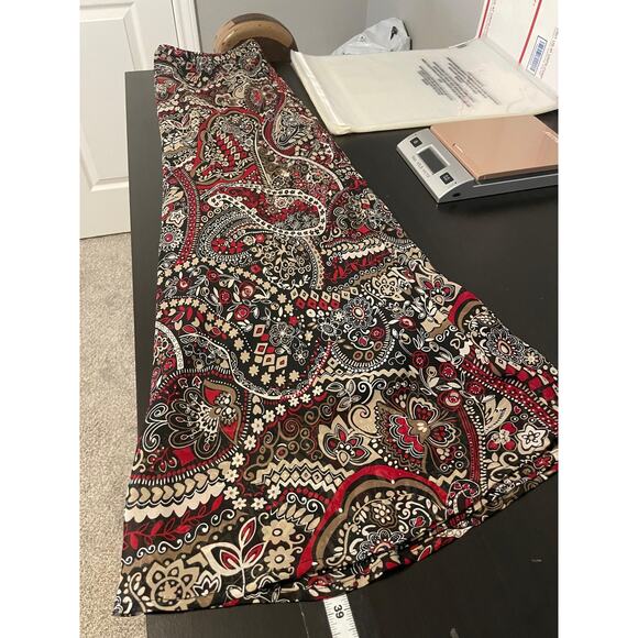 Dressbarn Maxi Skirt Womens 16W Red Black Tan Paisley A-Line Boho Artsy Y2K - Picture 6 of 7